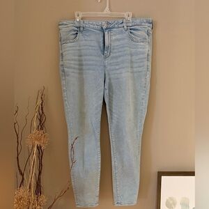 American Eagle Outfitters Light Wash Hi-Rise Jeggings Next Level Stretch